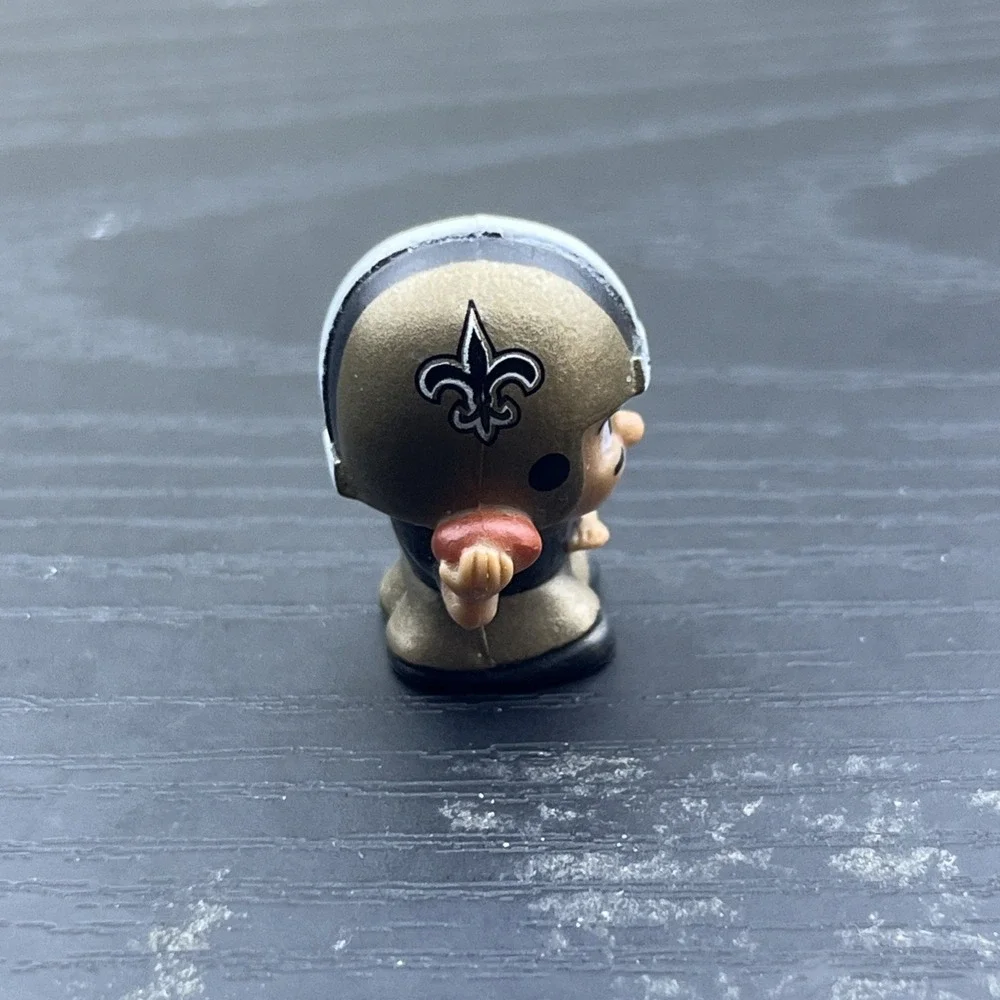 TeenyMates Legends Series New Orleans Saints NFL Mini Figure Party Animal